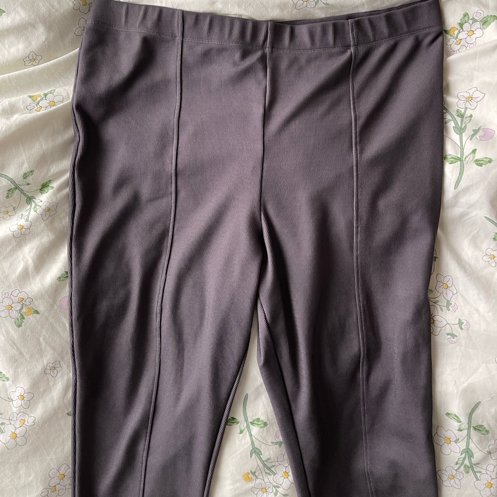 Grey Ribbed Leggings with Slit - Picture 2 of 10